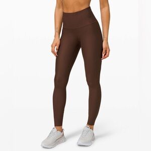 Lululemon zoned in tight